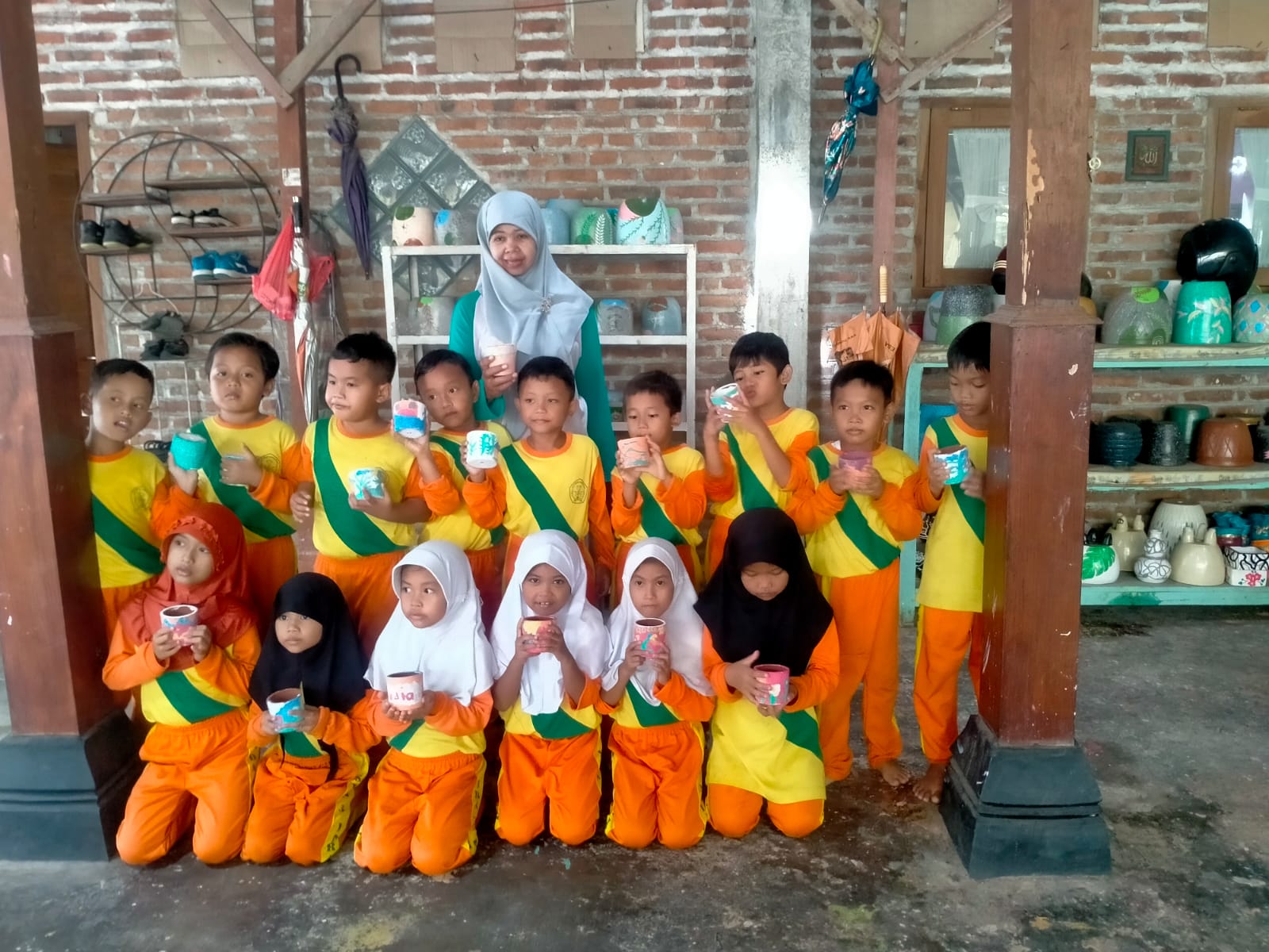 Aktivitas di Lakeisha Souvenir